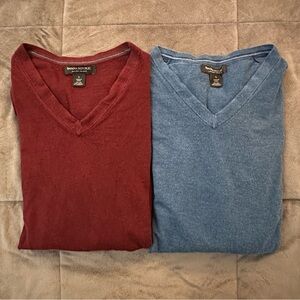 2 Men’s Banana Republic V Neck Sweaters